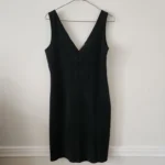 Featured thumbnail for Robe Aritzia x Wilfred col en V