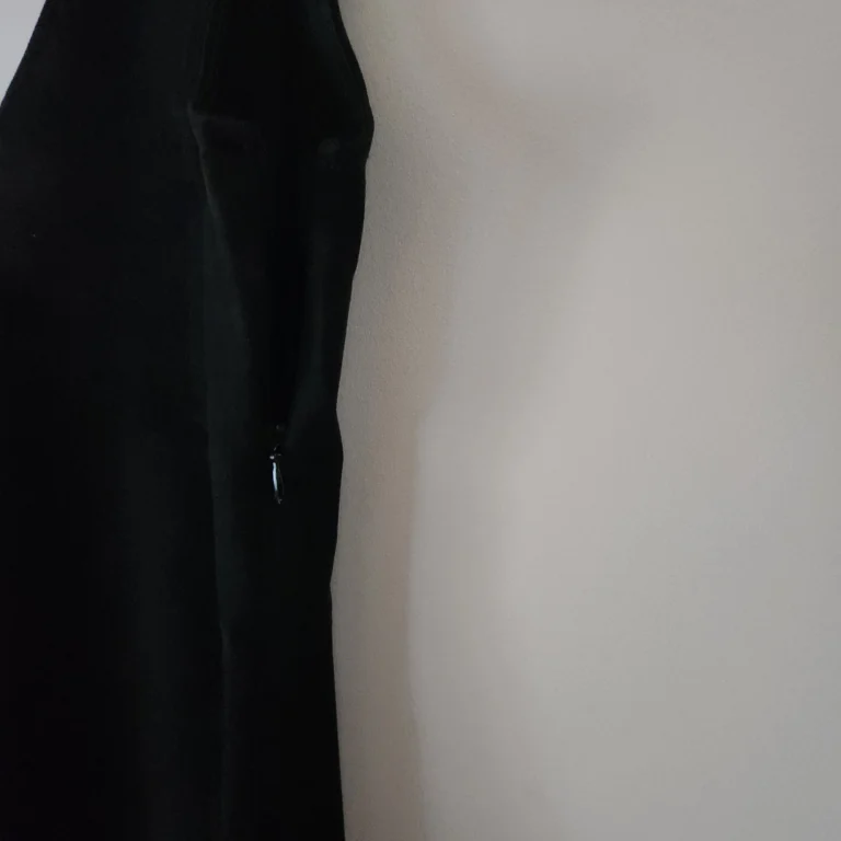 Image for Robe Aritzia x Wilfred col en V