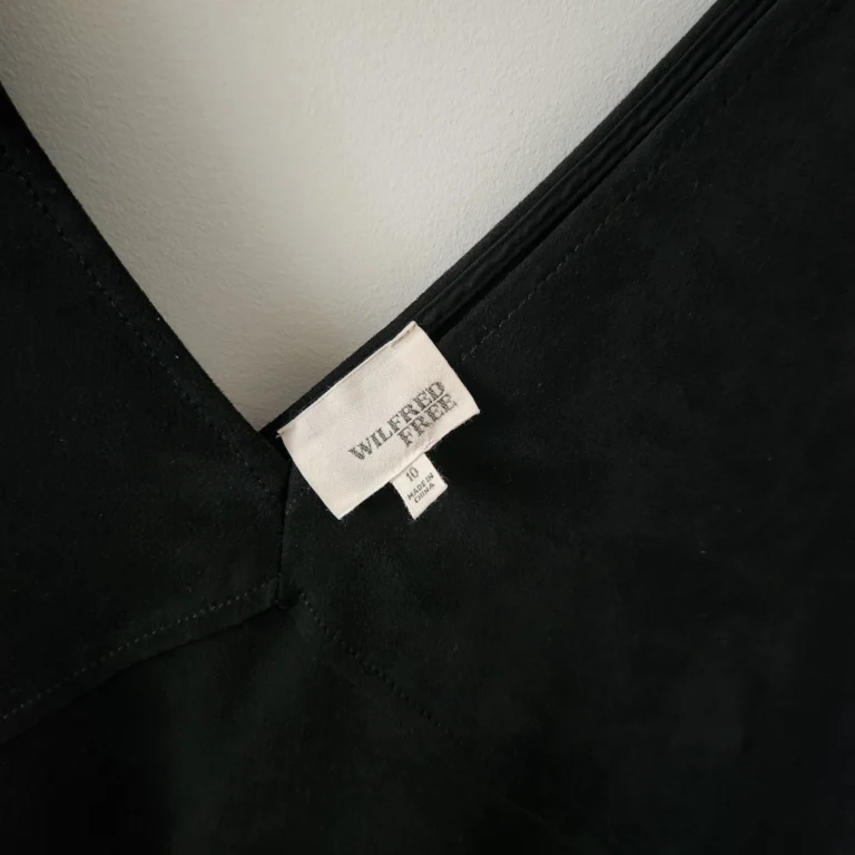Image for Robe Aritzia x Wilfred col en V