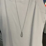 Featured thumbnail for Chaîne et pendentif en argent