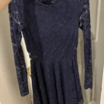 Featured thumbnail for Robe bleue en dentelle