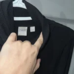 Thumbnail for Col roulé noir Simons