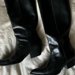 Featured thumbnail for Bottes hautes noires Zara