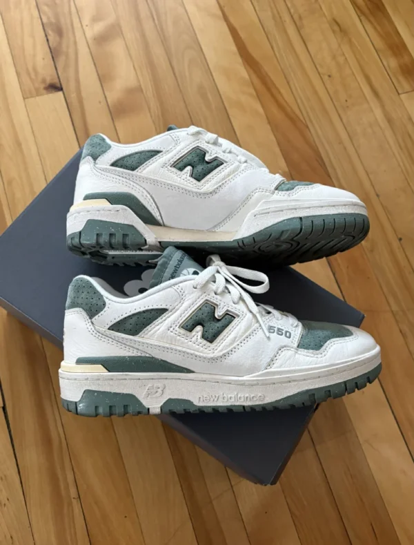 Featured image for New Balance 550 woman shoes