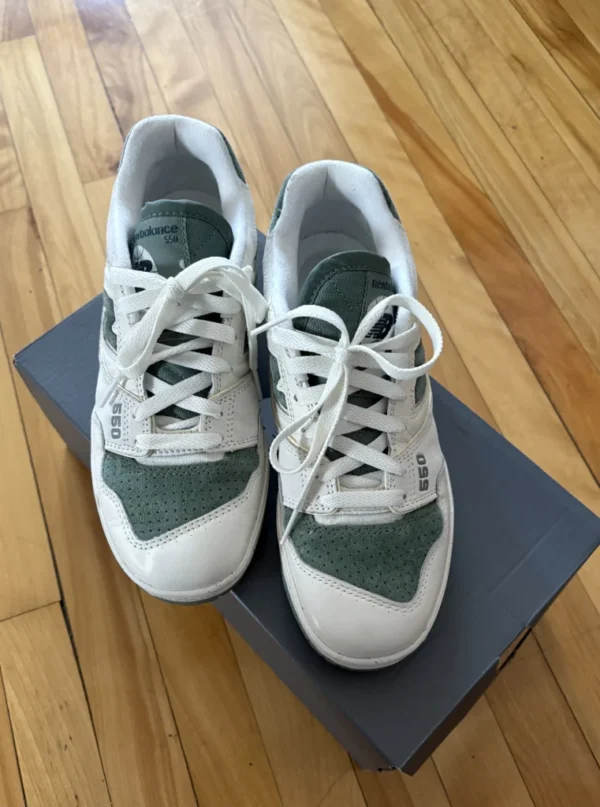 Image for New Balance 550 woman shoes