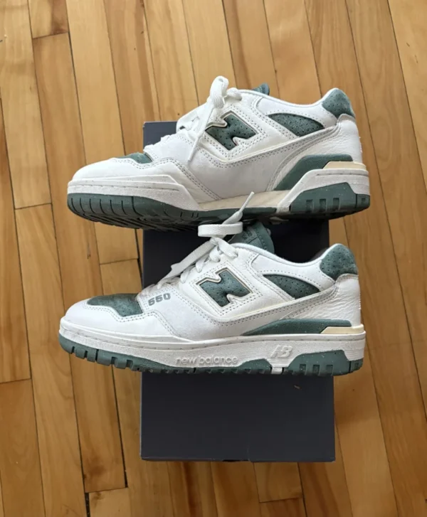 Image for New Balance 550 woman shoes