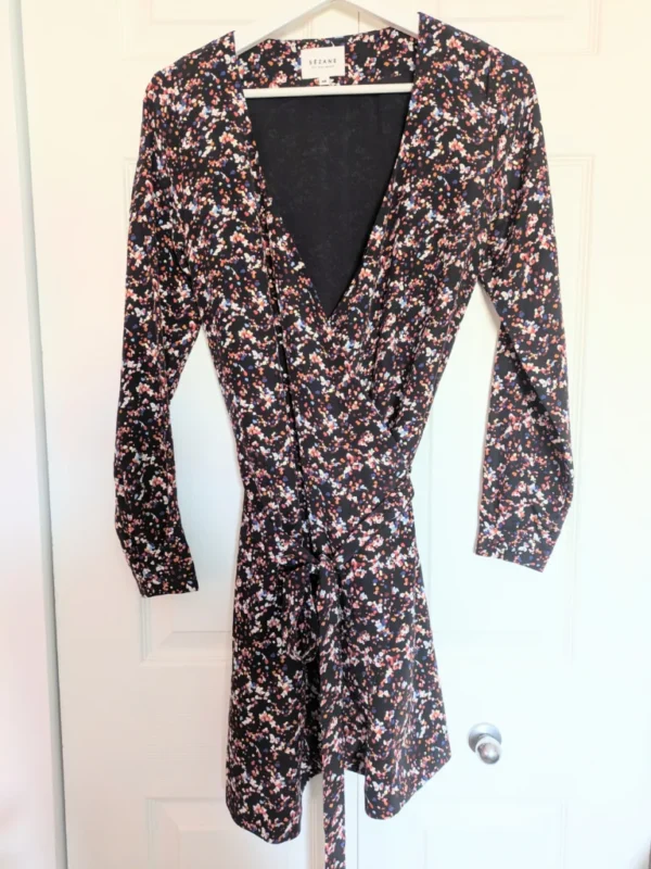 Featured image for Robe Sézane modèle Estelle couleur confettis en soie taille 38