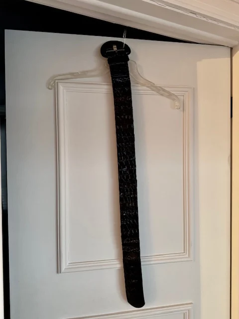 Image for Black elastic belt, faux patent leather