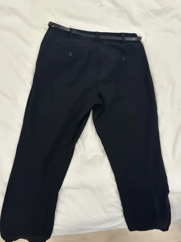 Featured image for Pantalon propre noir