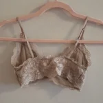 Thumbnail for Bralette en dentelle Talula de Aritzia