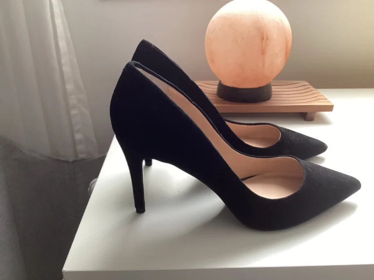 Image for Talons noirs suede
