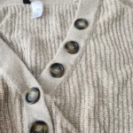 Thumbnail for Chandail en tricot avec boutons