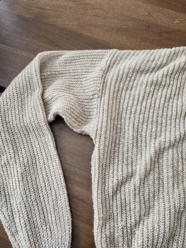 Image for Chandail en tricot avec boutons