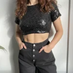 Featured thumbnail for Chandail court à paillettes noires