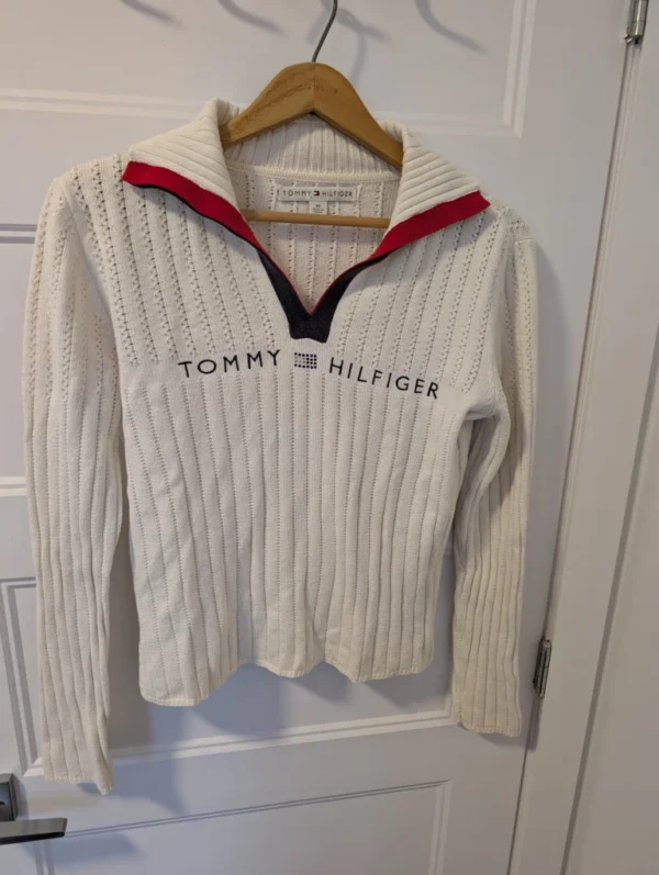 Featured image for Tommy Hilfiger/Chandail Vintage Sz M