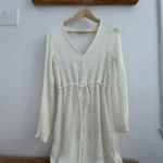 Featured thumbnail for Robe blanc cassé manches longues