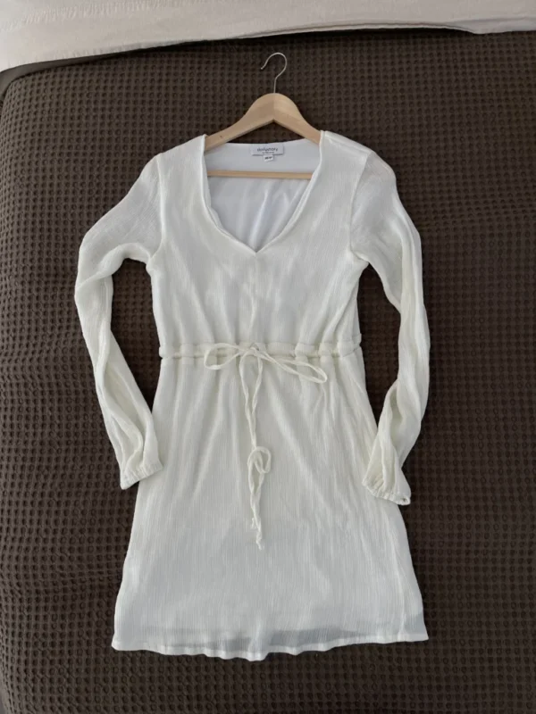 Image for Robe blanc cassé manches longues