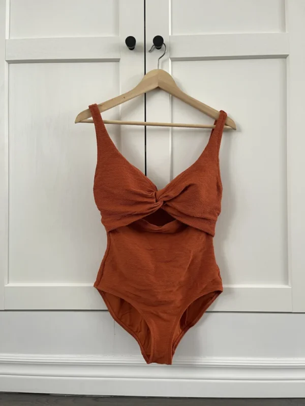 Featured image for Maillot orange brulé