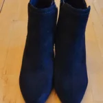Thumbnail for Bottines Aldo noires daim comme neuves taille 6
