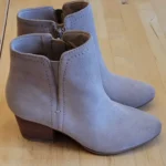 Featured thumbnail for Bottines Aldo beige daim comme neuves