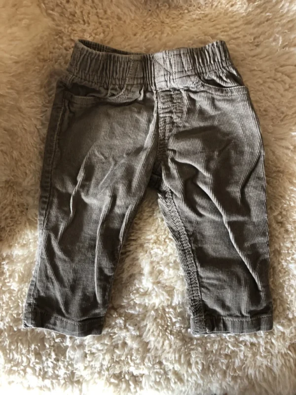 Featured image for 6 mois fait petit .. corduroy bébé naissant