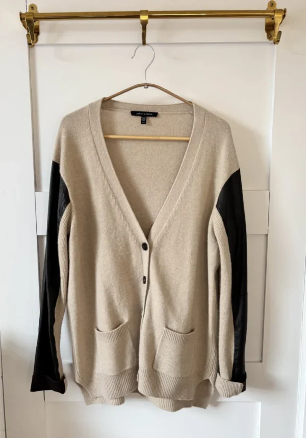 Featured image for 🎄🌟Cardigan beige 100% merino/leather dark brown
