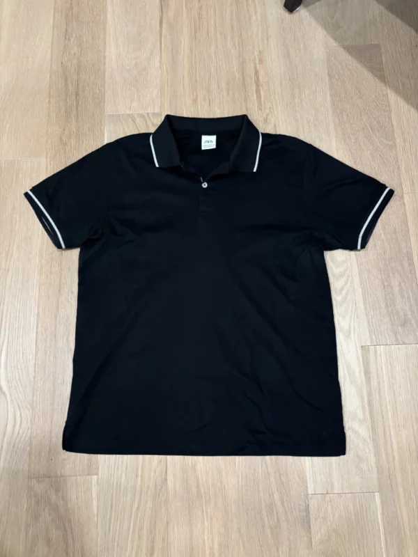 Featured image for Polo noir tissu léger ZARA (M)