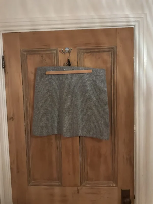 Featured image for Short knitted skirt