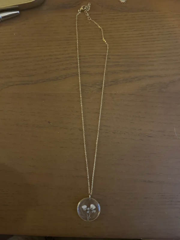 Featured image for Collier fleur du Québec