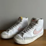 Featured thumbnail for Souliers Nike blazer mid 77