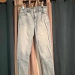 Featured thumbnail for Jeans pâle AE droit taille haute