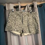 Featured thumbnail for Shorts léopard AE