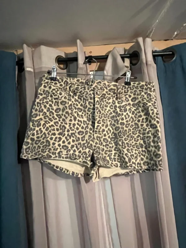 Featured image for Shorts léopard AE