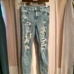 Featured thumbnail for 2 paires de jeans troués skinny AE