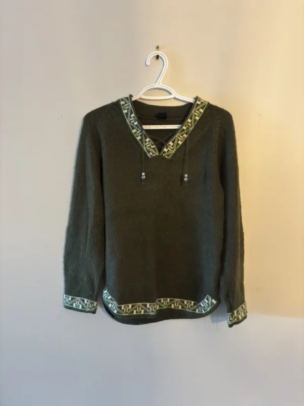 Featured image for Chandail vert en laine d'alpaga