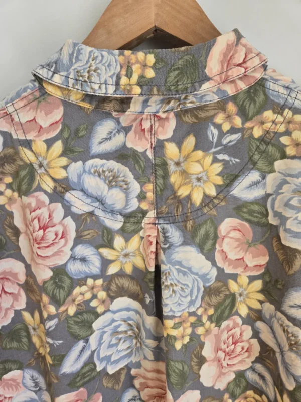 Image for Liz Wear floral shirt 💯 cotton