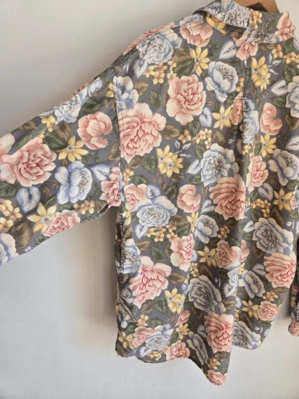 Image for Liz Wear floral shirt 💯 cotton