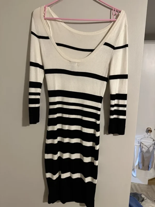 Image for Robe noire et blanche Dynamite