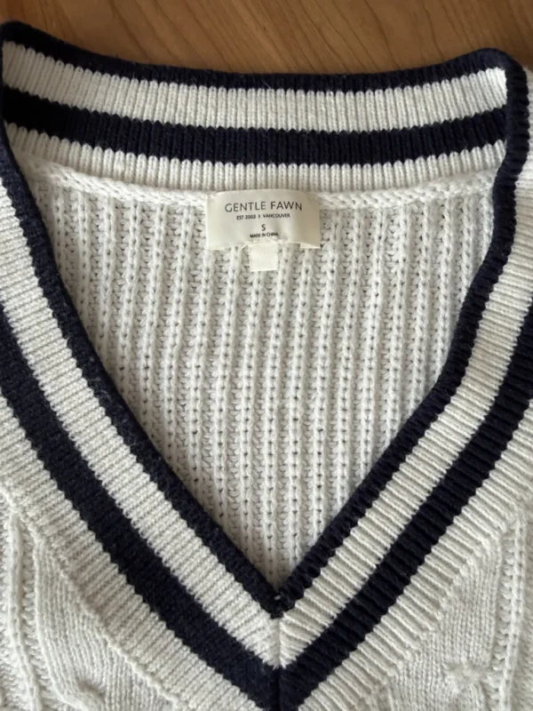 Image for Chandail crème et bleu marine