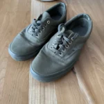 Featured thumbnail for Souliers Vans vert kaki