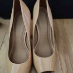 Featured thumbnail for escarpins beige en cuir