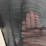 Thumbnail for Haut noir | col rond, texture transparente