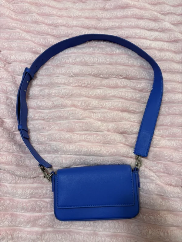 Featured image for Sac bandoulière bleu électrique 💙