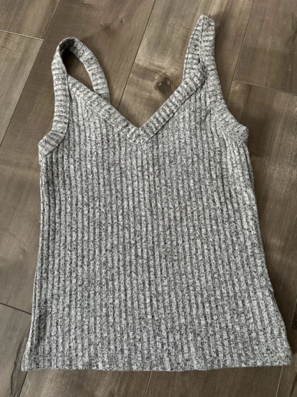 Featured image for Camisole grise