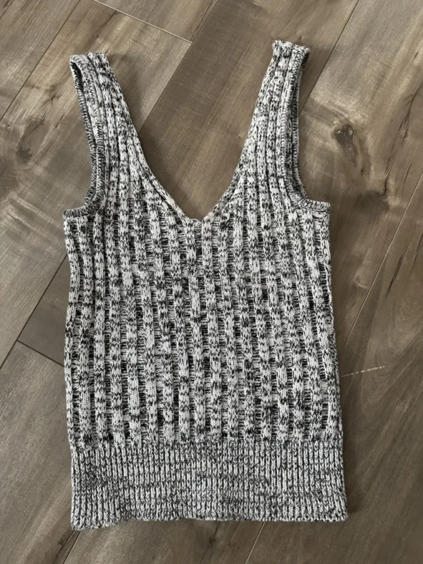 Featured image for Camisole grise Dynamite