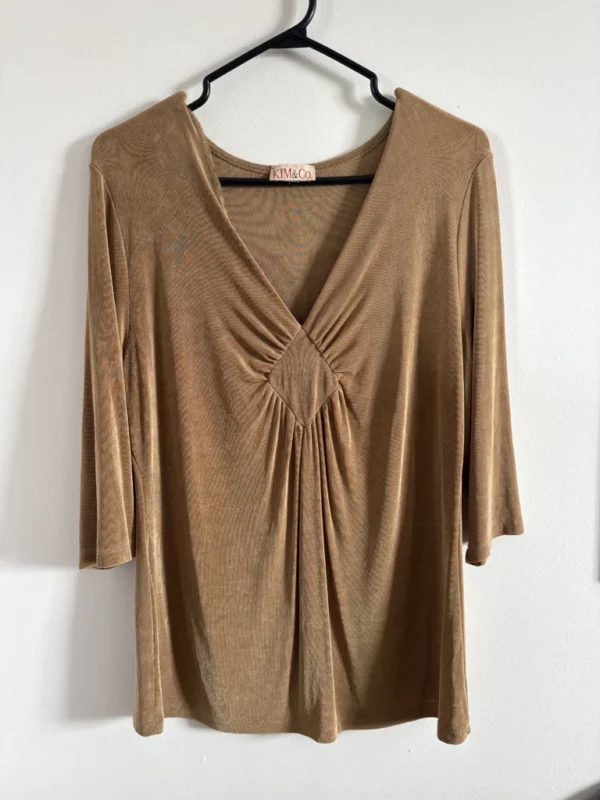 Featured image for Chandail jaune moutarde vintage