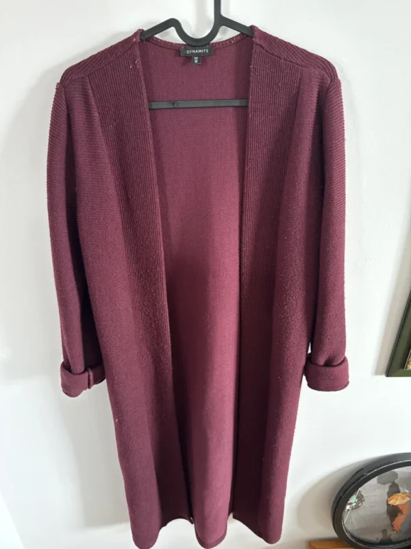 Featured image for Cardigan long rouge vin