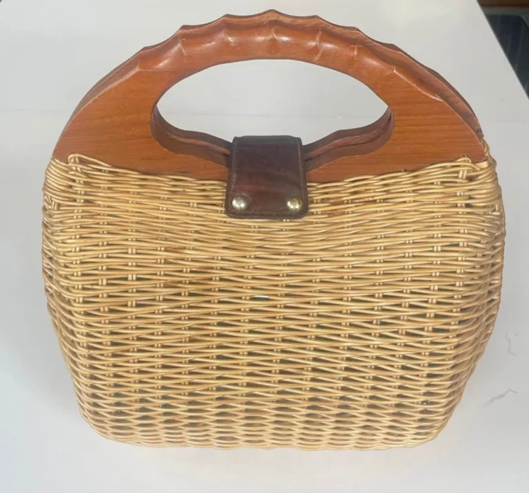 Image for Vintage wicker handbag