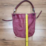 Thumbnail for Sac à main en cuir véritable couleur magenta