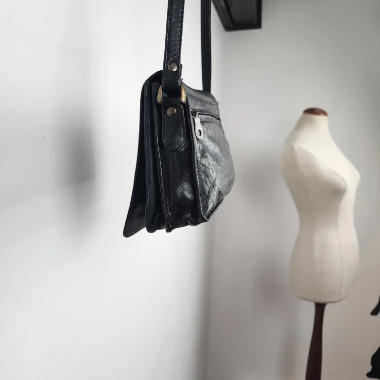 Image for Sac bandoulière ultra-pratique en cuir véritable noir